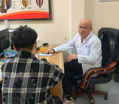 阿拉善盟|男科医师高朋磊：守护男性健康，专业男科诊疗